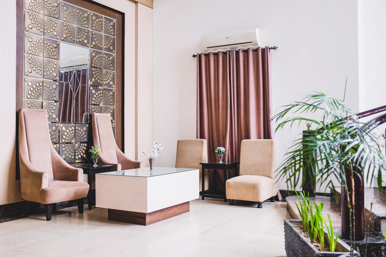 Reddoorz Plus Near Mall Panakukang Макасар Экстерьер фото